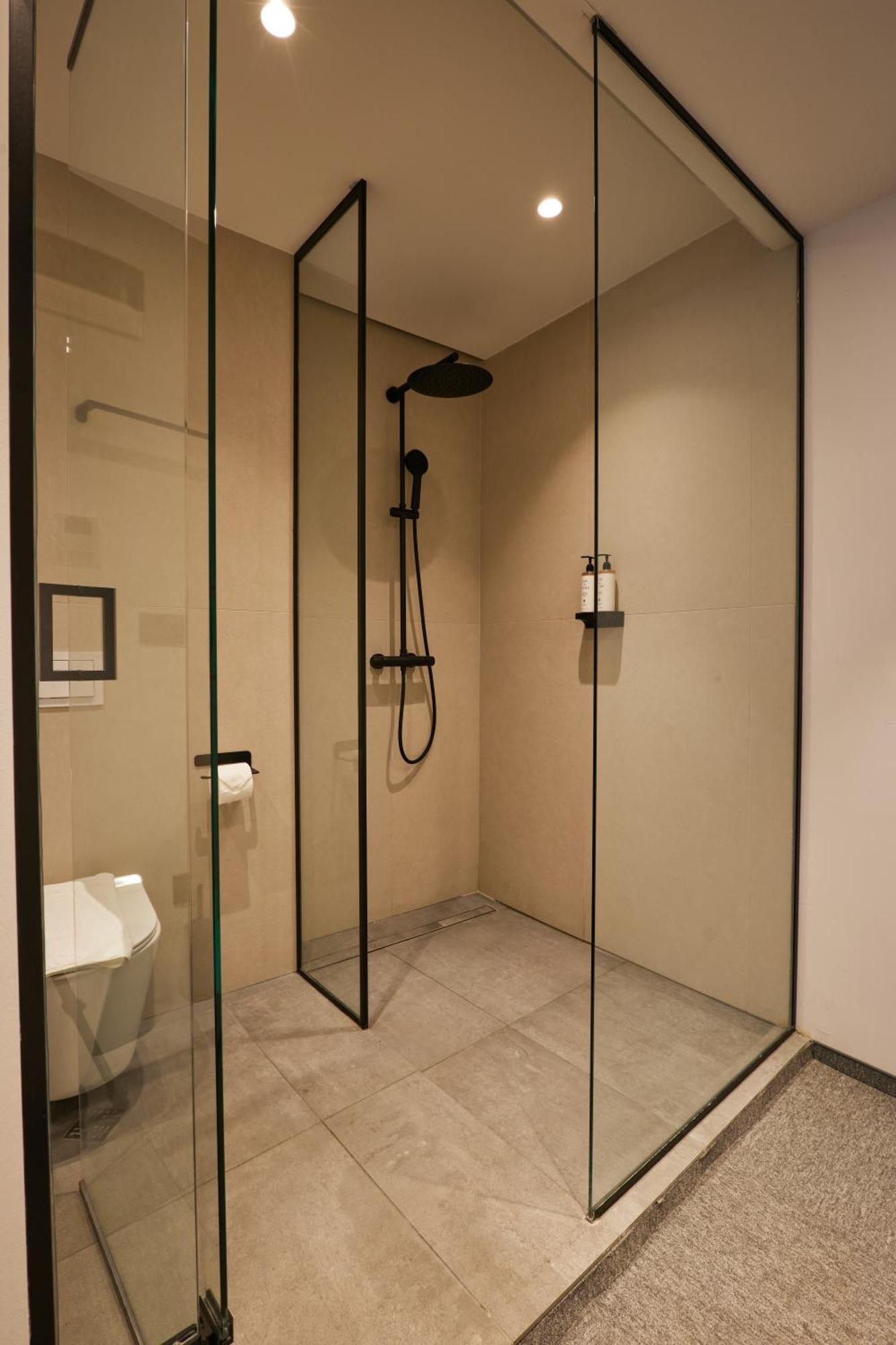 Bizarre Boutique Hotel Varna Bagian luar foto