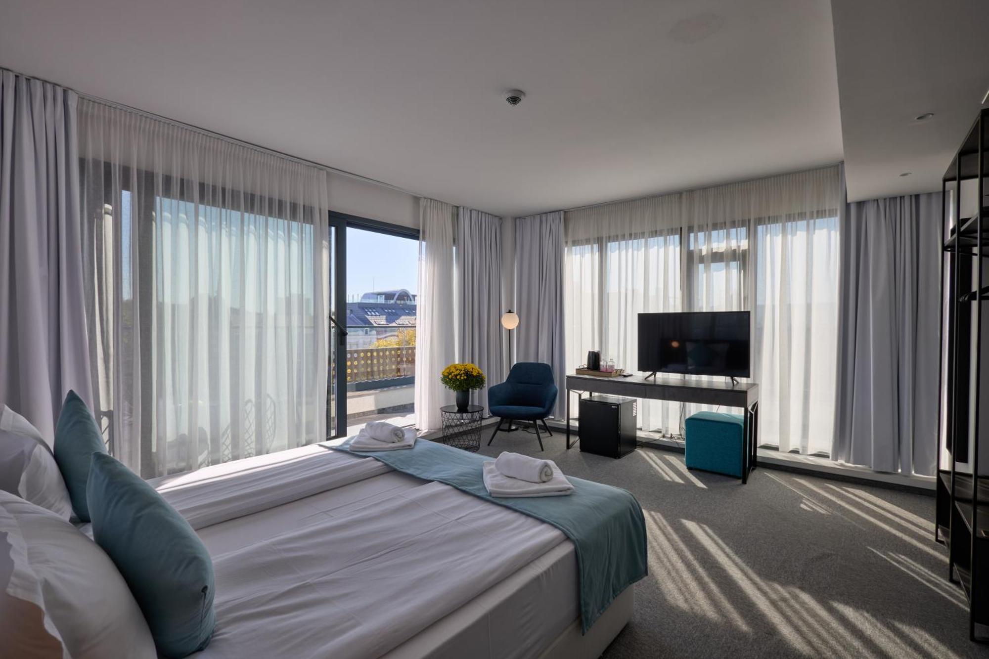 Bizarre Boutique Hotel Varna Bagian luar foto