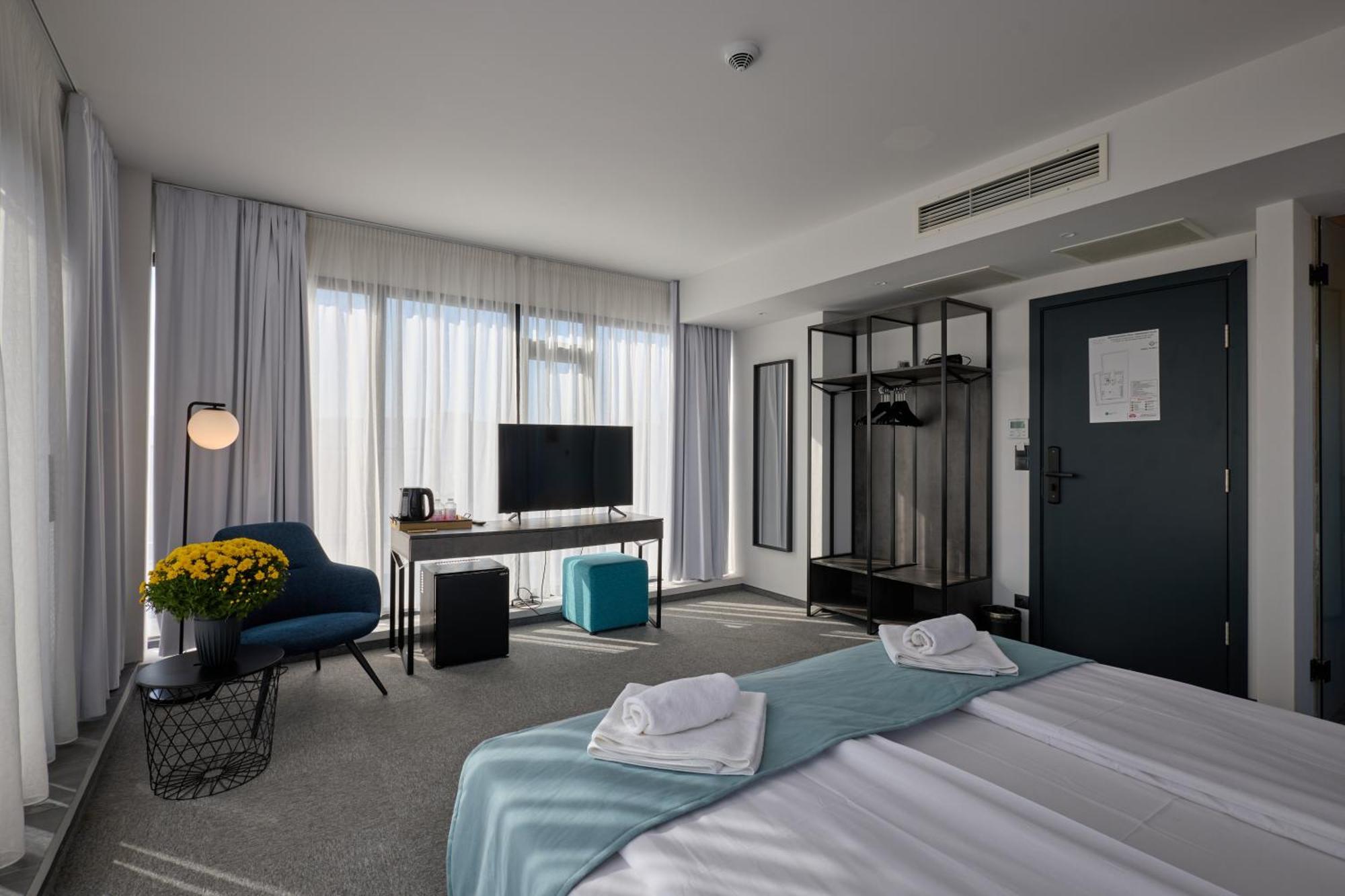 Bizarre Boutique Hotel Varna Bagian luar foto