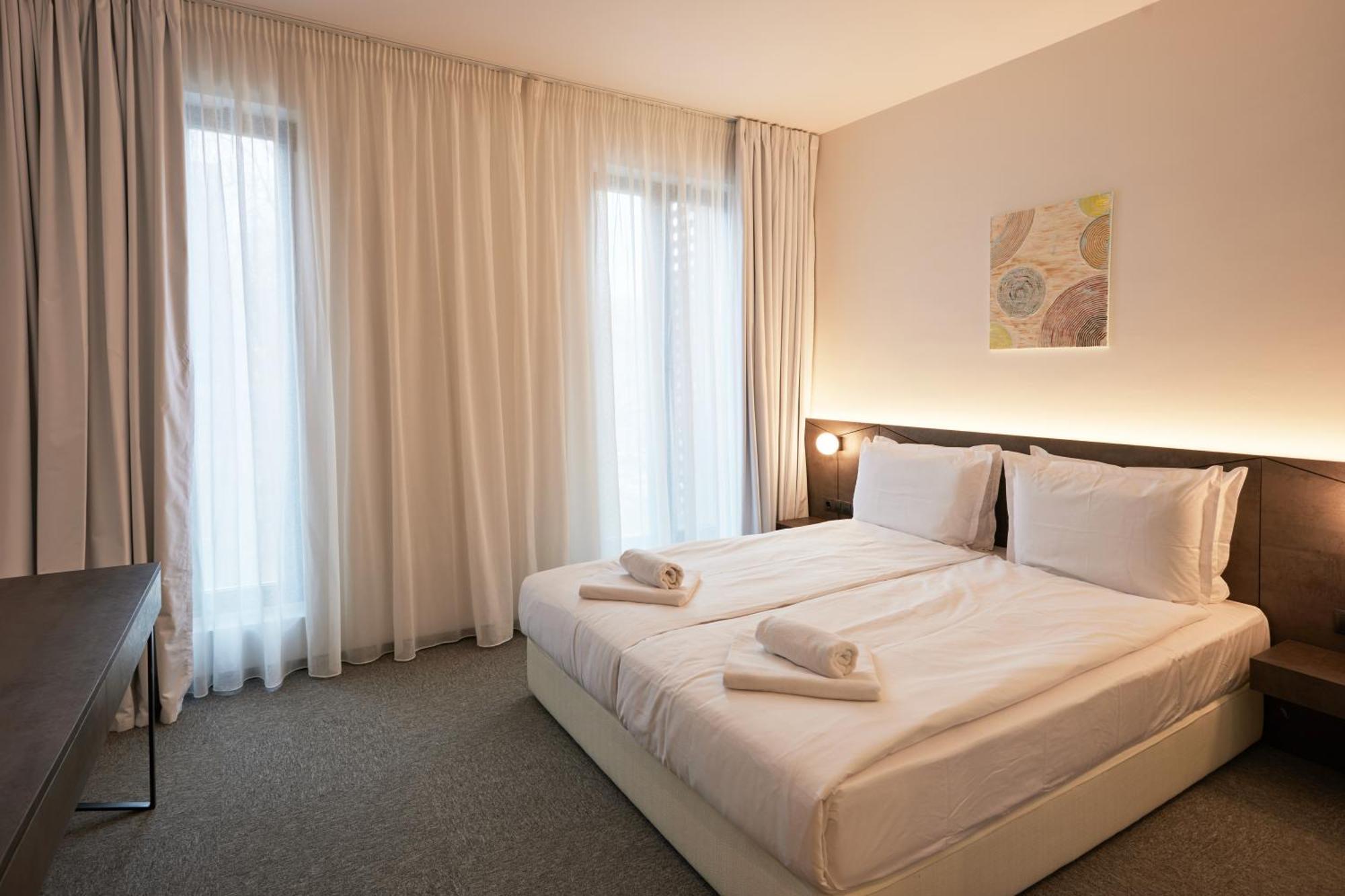Bizarre Boutique Hotel Varna Bagian luar foto