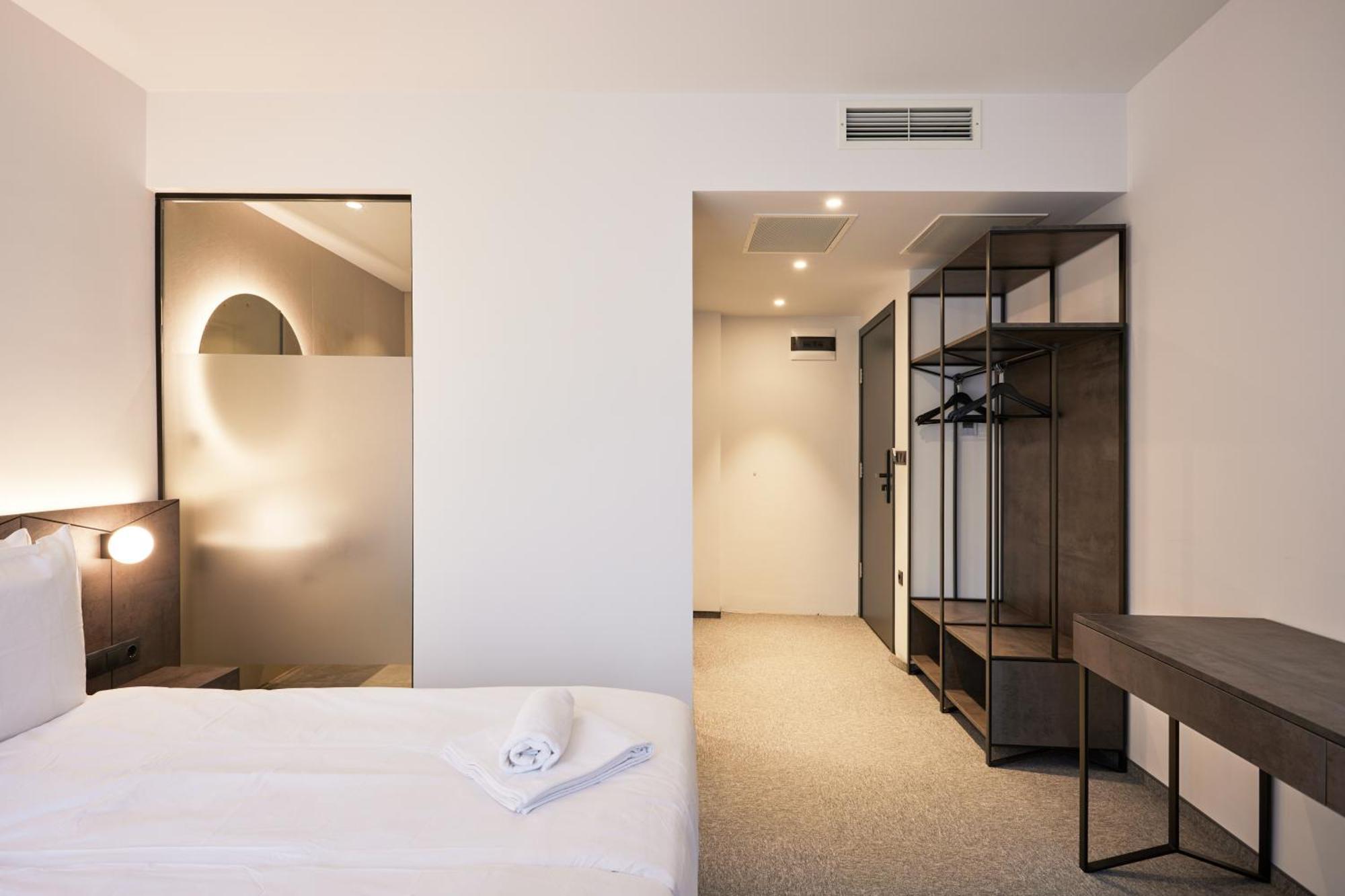 Bizarre Boutique Hotel Varna Bagian luar foto