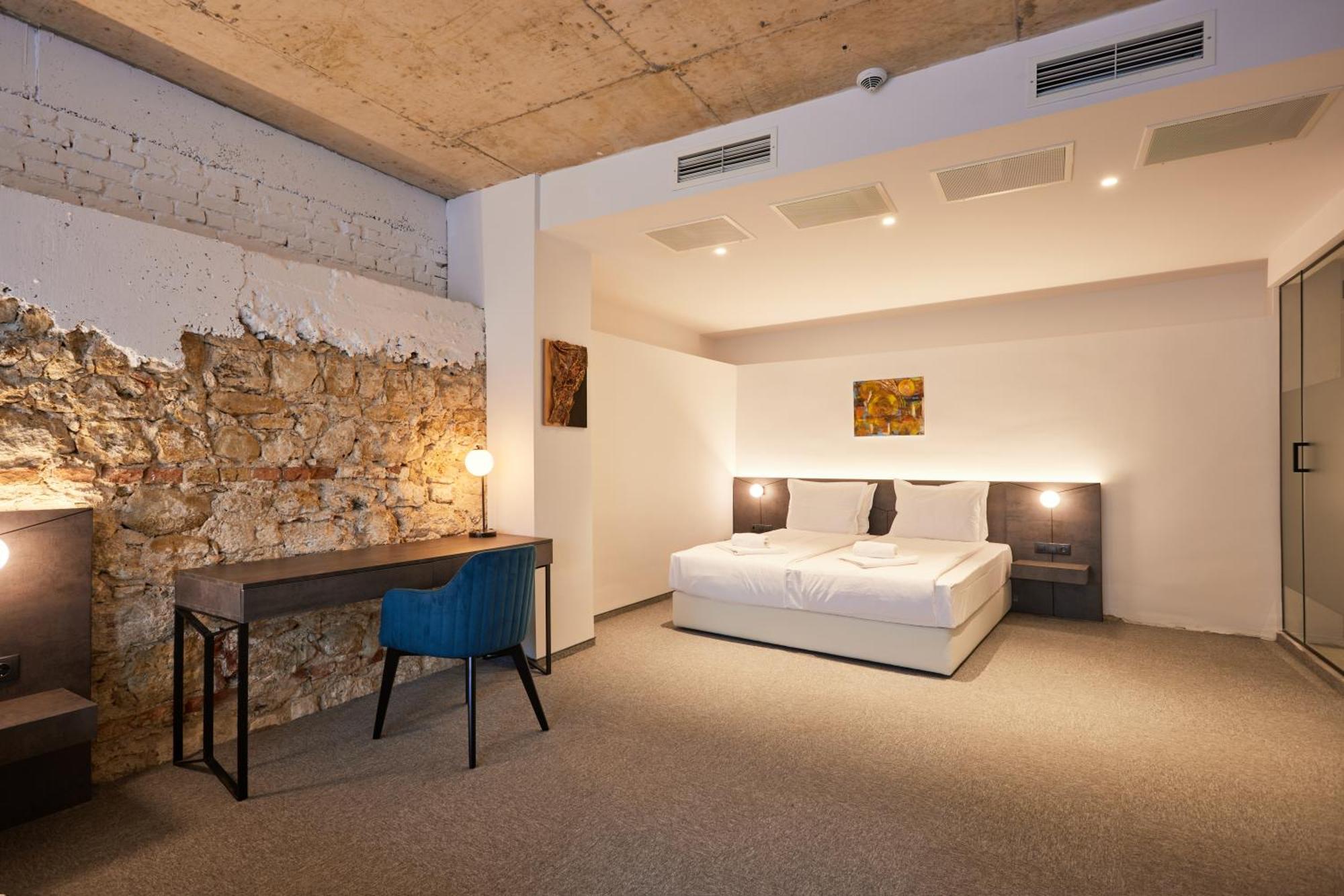 Bizarre Boutique Hotel Varna Bagian luar foto
